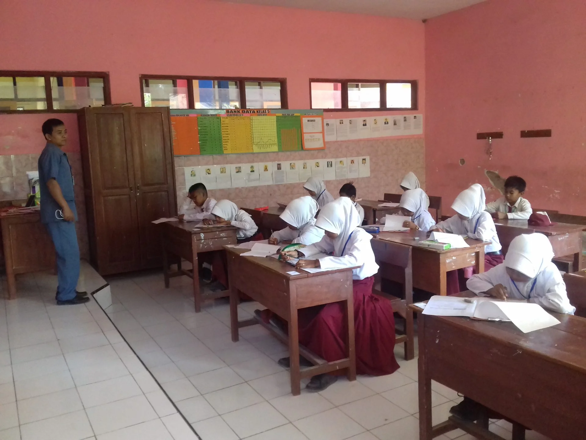 Pembelajaran Aktif & Praktikum Kolaboratif di Kelas